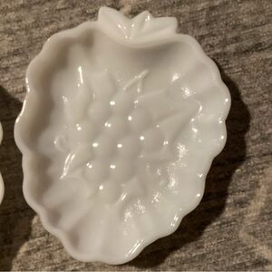 White Grape Leaf Decorative Dish